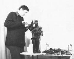 Sitzende mit Hund Wachs 1975 - FG unbk.