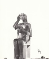 Sitzende mit Hund Wachs 1975 - FG unbk.