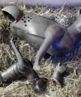 Hund von der Plastik Sitzende mit Hund aus 1975, gefunden in 2017 - FG AB.